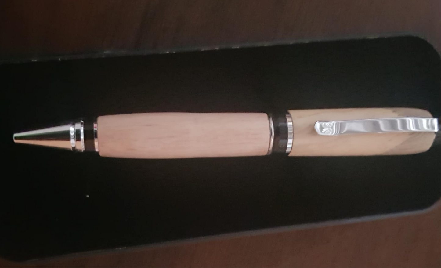 Wood-turned pen